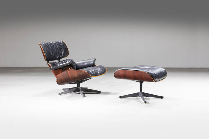 CHARLES E RAY EAMES - Poltrona mod. 670/B e poggiapiedi mod. 671/B