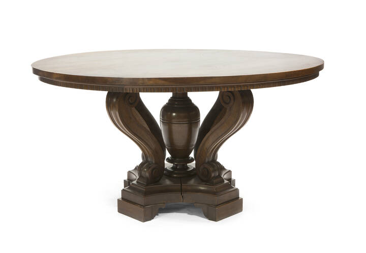 TAVOLO - Grande tavolo di forma rotonda, in noce, a cestello, epoca XX secolo