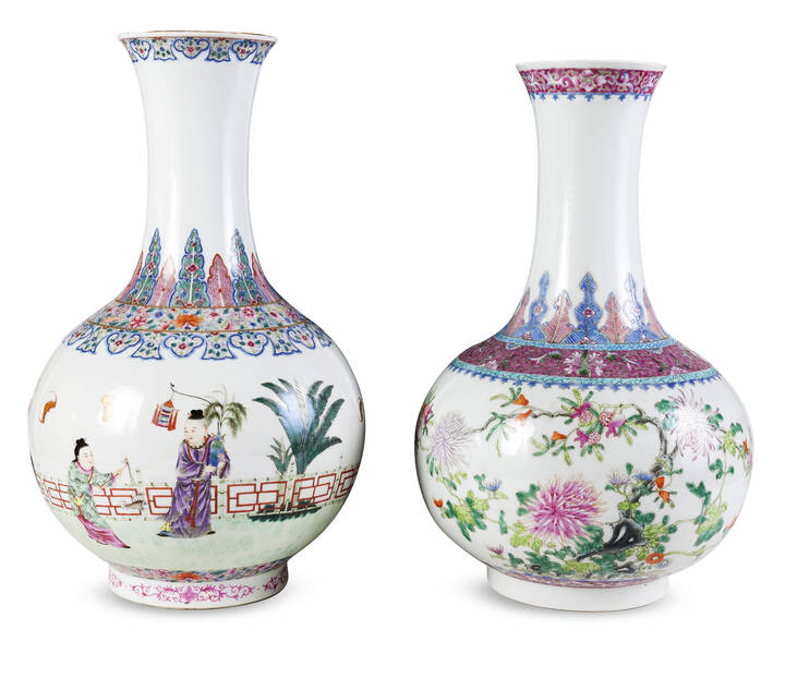 COPPIA DI VASI CINESI - Coppia di vasi in porcellana, Cina inizi XX secolo, decorati in policromia a motivi vegetali 