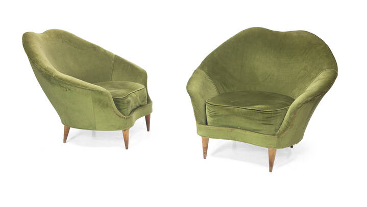 FEDERICO MUNARI - Coppia di poltrone con struttura in legno di faggio e imbottitura in tessuto.