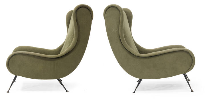 PRODUZIONE ITALIANA - Coppia di poltrone in tessuto imbottito e struttura  in metallo laccato, nello stile di Marco Zanuso.