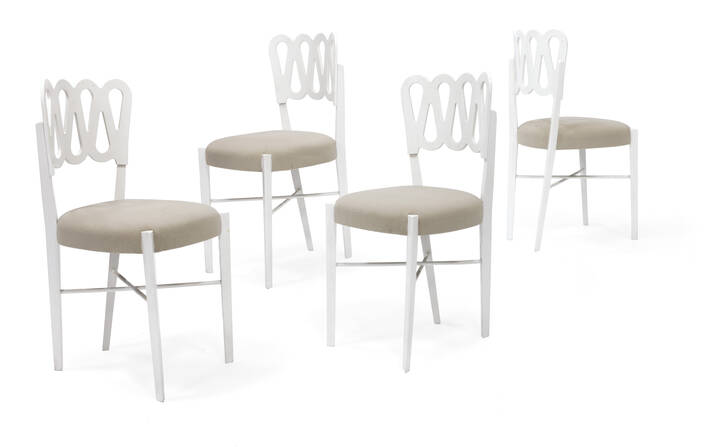 GIO PONTI - 969<br>Quattro sedie in legno multistrato curvato e laccato, sedile imbottito e rivestito in tessuto.