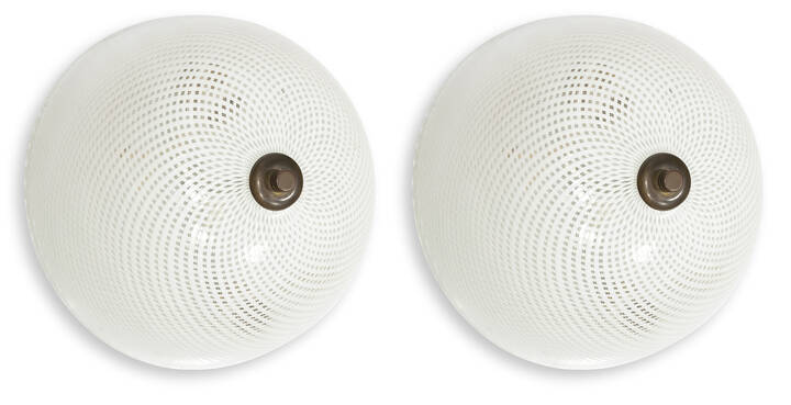 VENINI - Coppia di plafoniere in vetro a filigrana.