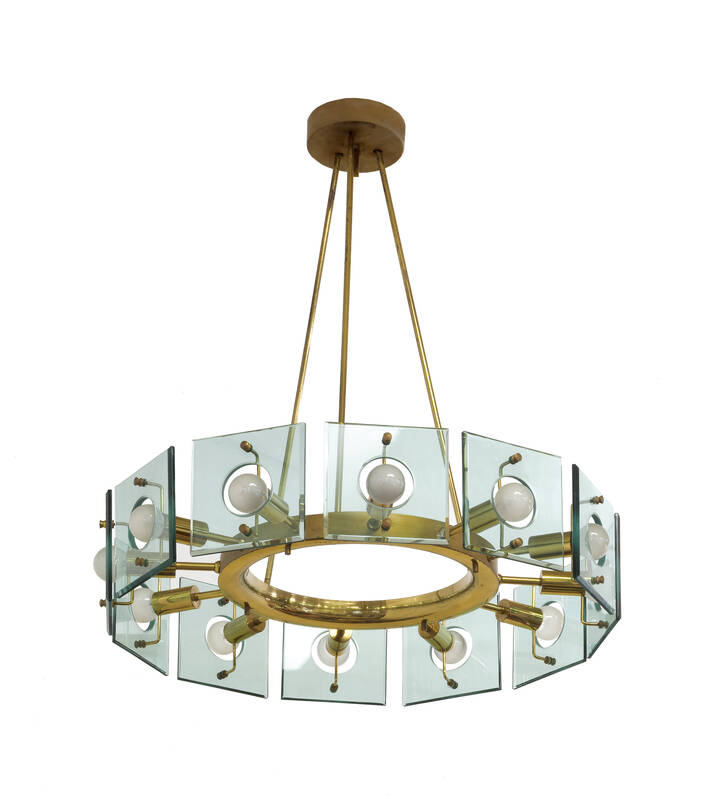 PRODUZIONE ITALIANA - Lampada a sospensione con struttura in ottone lucidato e formelle quadre in vetro colorato molato