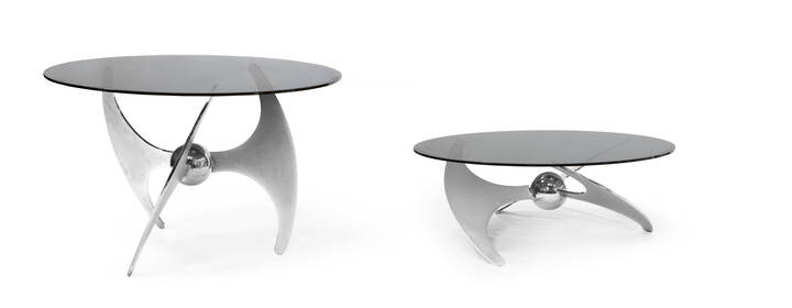 LUCIANO CAMPANINI - Tavolo regolabile a due altezze, struttura in alluminio e acciaio cromato, piano in vetro fumé.