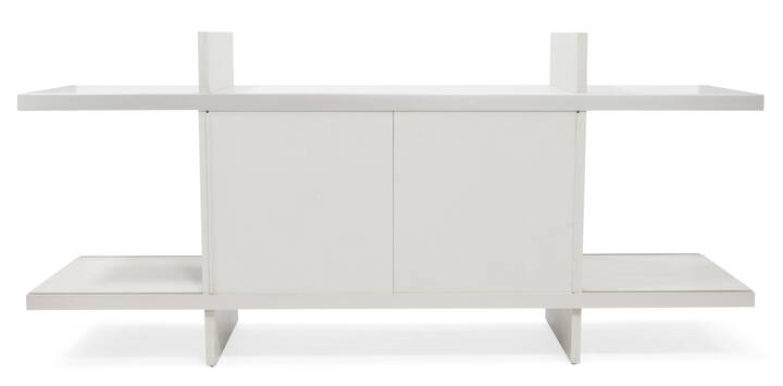ANGELO MANGIAROTTI - Multiuse <br>Credenza in legno laccato con ante e profili in acciaio satinato.