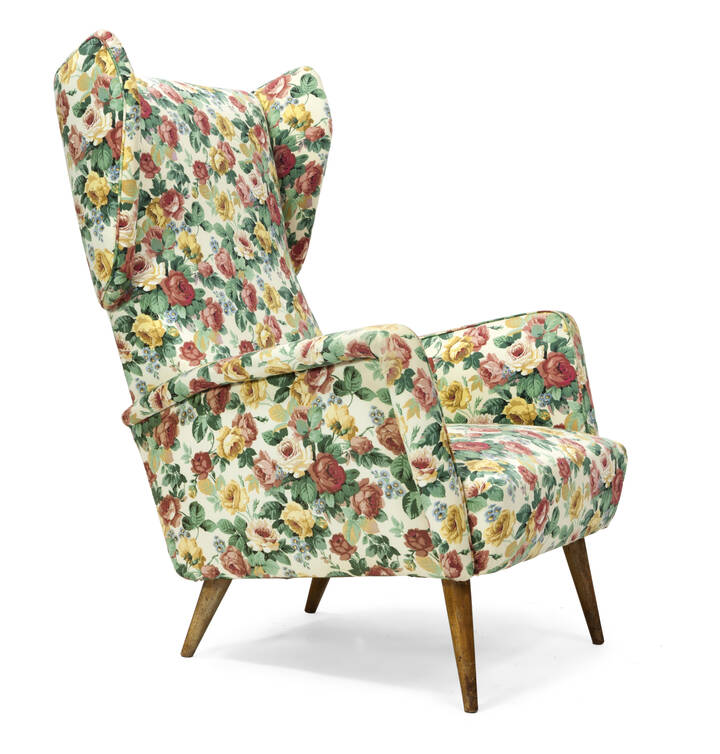 GIO PONTI - Bergère in legno e tessuto imbottito.<br>Modello creato per gli arredi dell'Hotel Royal di Napoli.