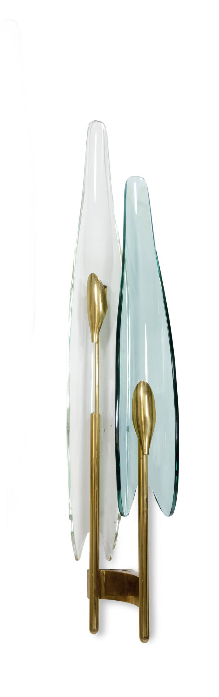 FONTANA ARTE - Dahlia<br>Lampada a muro con struttura in ottone e diffusori in cristallo colorato molato.<br>