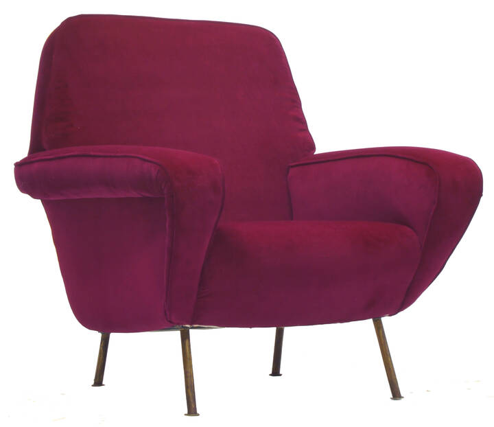 GIANFRANCO FRATTINI - 830<br>Poltrona con imbottitura in gommapiuma rivestita in tessuto, sostegni in ottone.