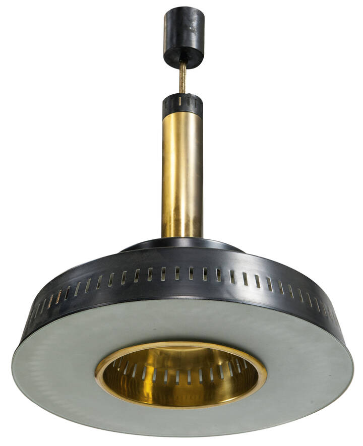 STILNOVO - Lampada a sospensione con struttura in metallo laccato, ottone lucido e riflettore in vetro.