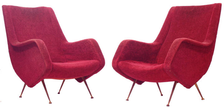 I.S.A - Coppia di poltrone rivestite in velluto e supporti in ottone.