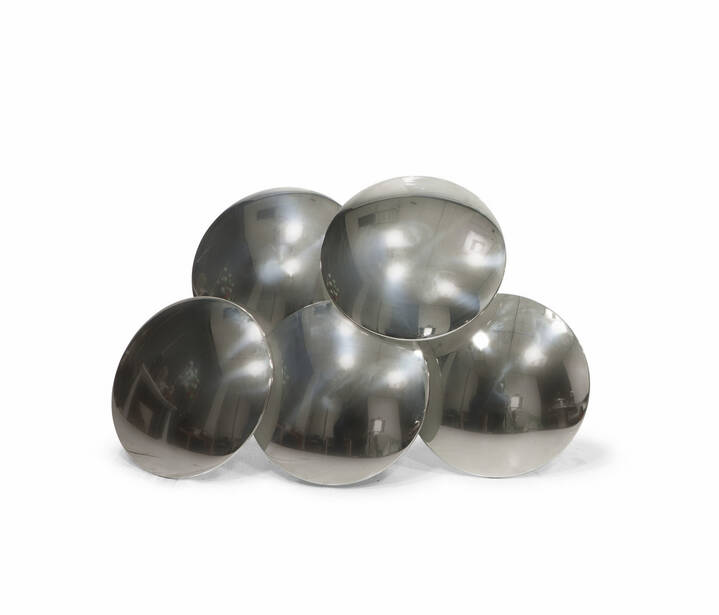 REGGIANI - Lampada da parete a cinque specchi in acciaio cromato.