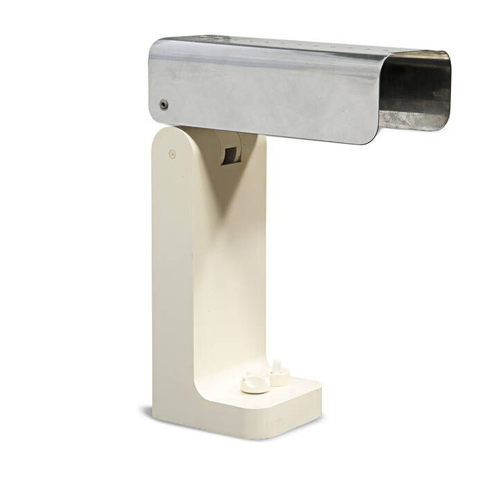 JOE COLOMBO - 4034 Vademecum<br>Lampadada tavolo con base in plastica Abs e paralume in acciaio.