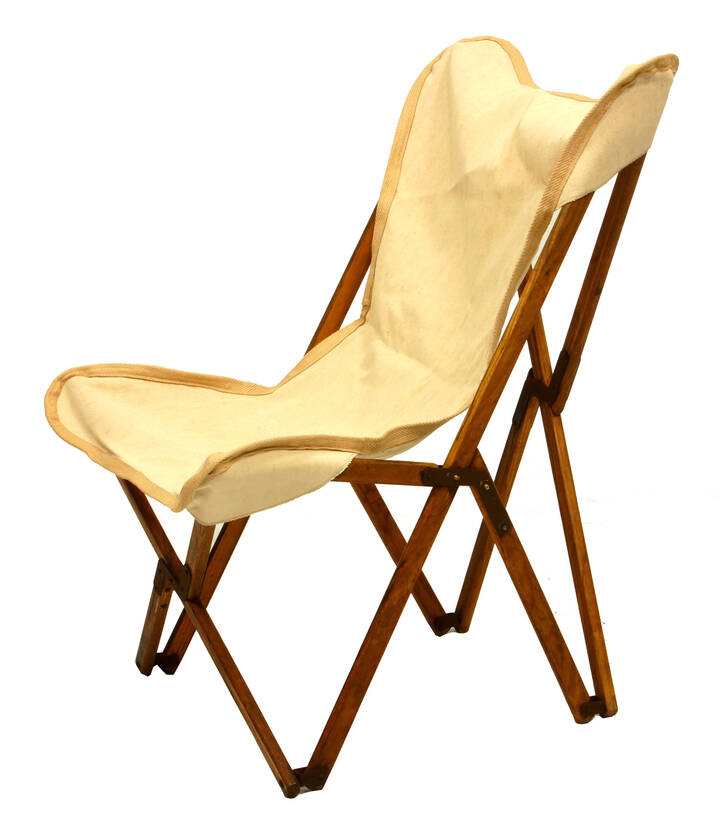 JOSEPH FENDY - Tripolina<br>Poltrona pieghevole e smontabile in legno di frassino, elementi di giunzione in metallo.