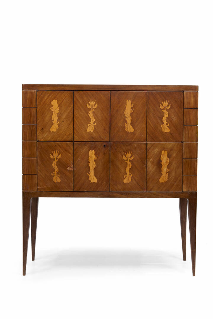 PAOLO BUFFA - Mobile bar in legno di noce con ante decorate a intarsi, interno in vetro specchiato