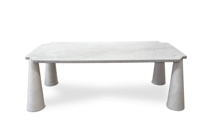 ANGELO MANGIAROTTI - Eros<br>Grande tavolo in marmo bianco di Carrara.