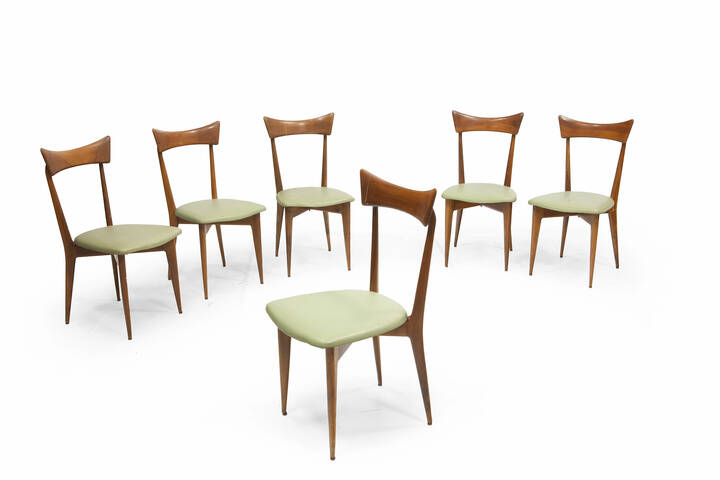 ICO PARISI - Sei sedie in legno di mogano e skai imbottito.