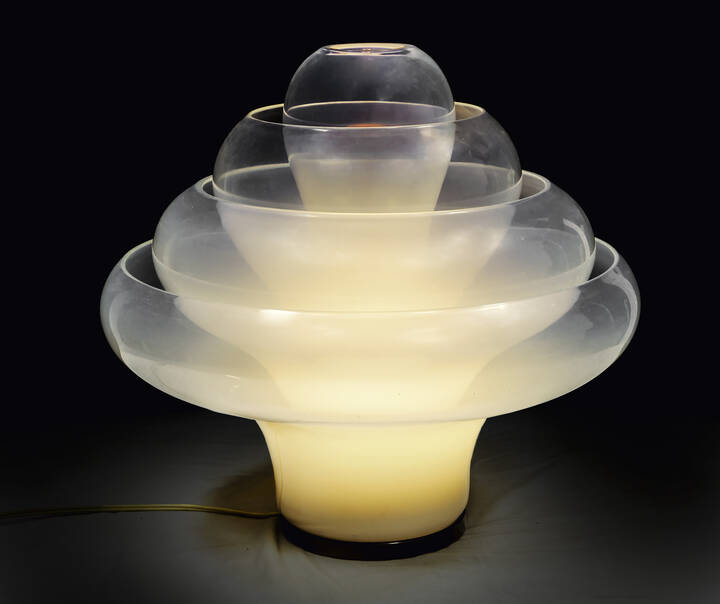 CARLO NASON - Lampada da tavolo in vetro soffiato opalescente, montatura in metallo.