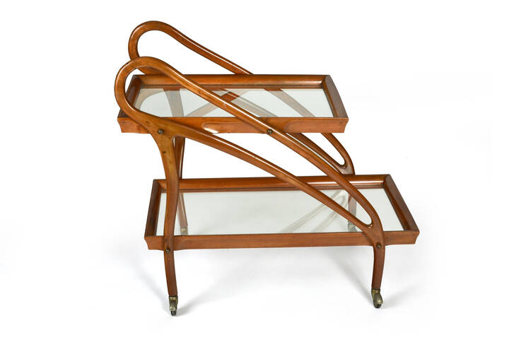 CESARE LACCA - Carrello in legno di ciliegio e piani in cristallo.