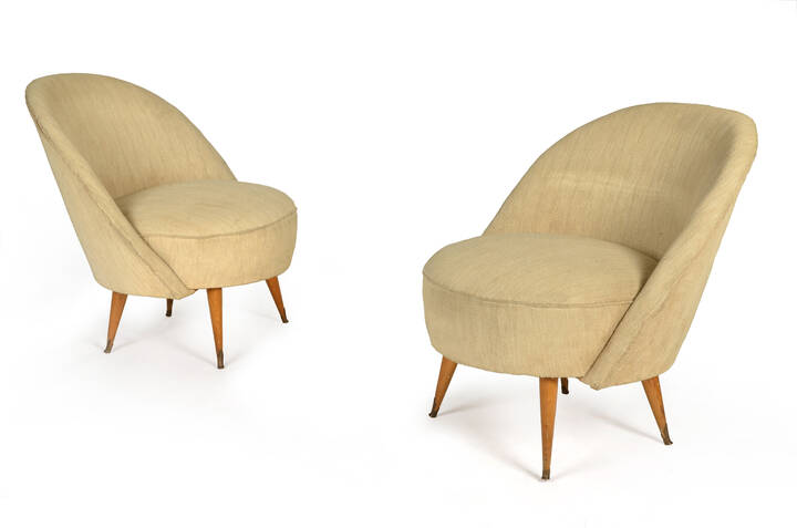 PRODUZIONE ITALIANA - Coppia di poltrone con struttura in legno 