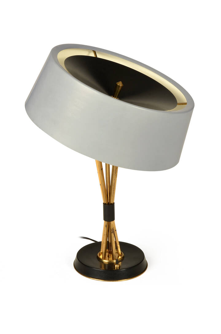 OSCAR TORLASCO - Lampada da tavolo in alluminio verniciato e ottone.