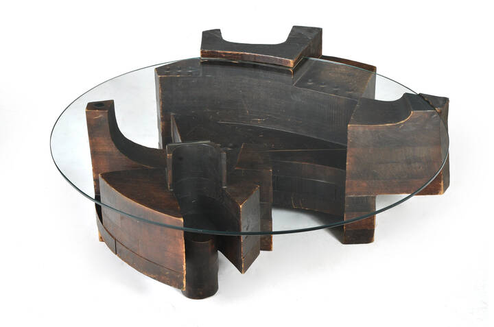 NERONE E PATUZZI GRUPPO NP2 - Tavolino con base in legno scolpito, piano in vetro