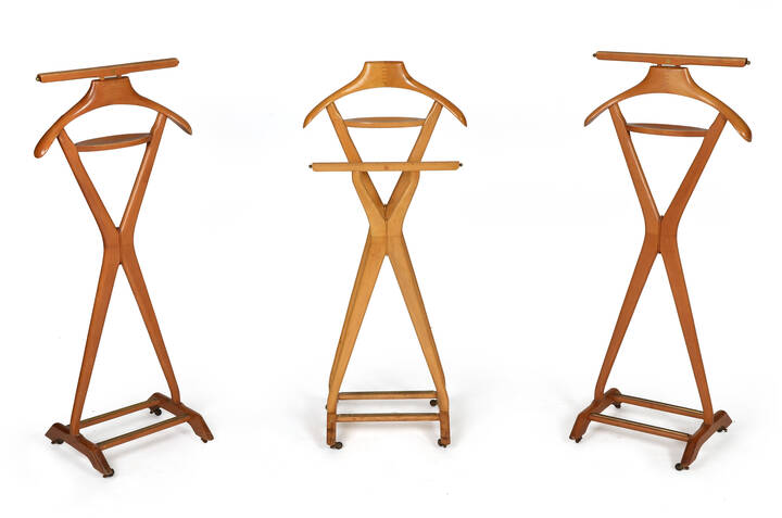 FRATELLI REGUITTI - Tre servomuto  in legno di faggio tinto e ottone