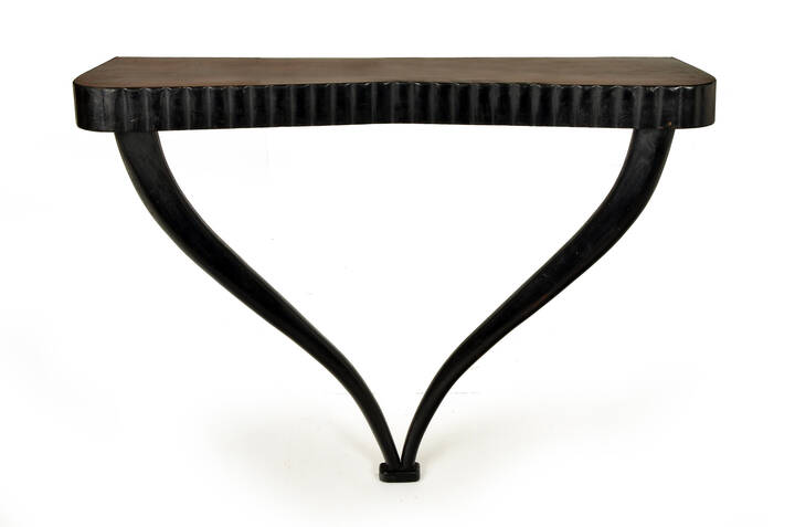 PRODUZIONE ITALIANA - Console in legno ebanizzato.