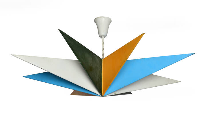 PRODUZIONE ITALIANA - Lampadario con struttura in metallo verniciato