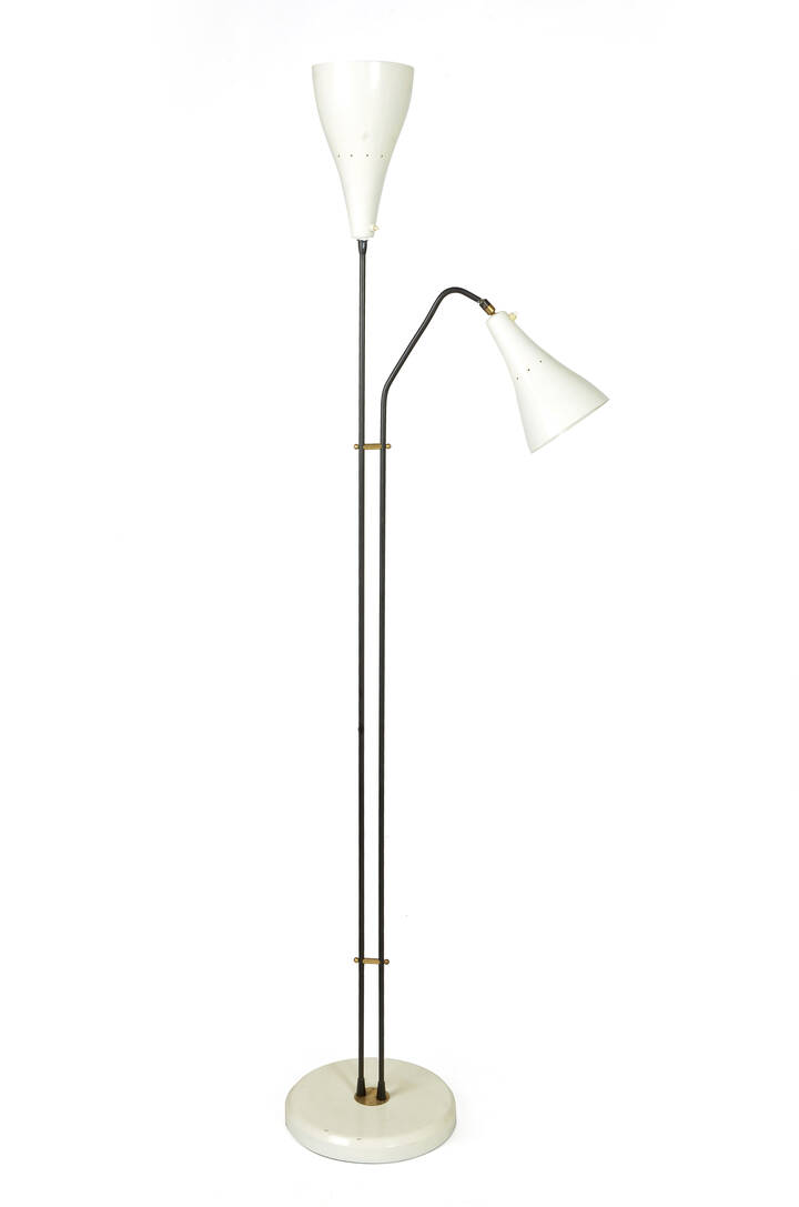 PRODUZIONE ITALIANA - Lampada da terra in metallo verniciato e ottone, 