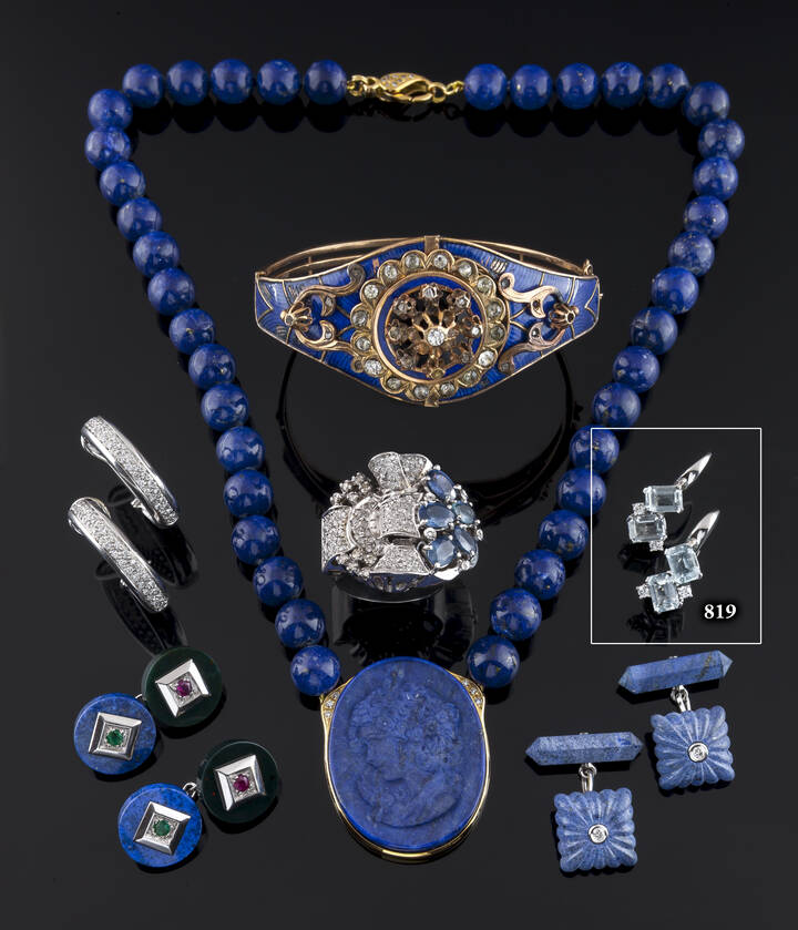 COPPIA DI ORECCHINI - in oro bianco, a monachella, con quattro acquamarine taglio rettangolare e quattro diamanti taglio brillante per complessivi ct 0,15 ca