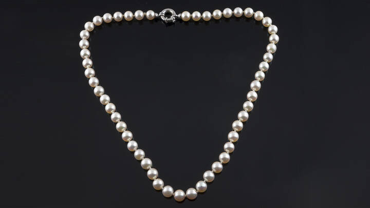 GIROCOLLO - composto da un filo di perle giapponesi del diam di 