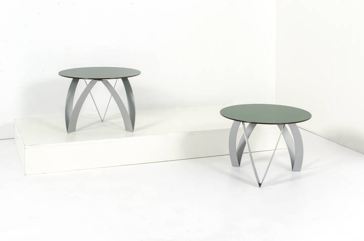 DE PAS, D'URBINO, LOMAZZI - Coppia di tavolini mod. Kioko