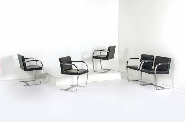 LUDWIG MIES VAN DER ROHE - Cinque sedie mod Brno