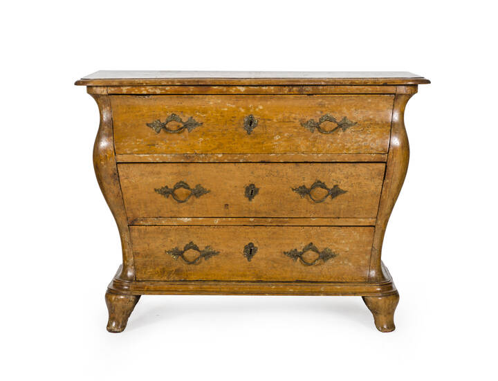 CASSETTONE PIEMONTESE - Cassettone piemontese con fianchi mossi, fronte a due cassetti