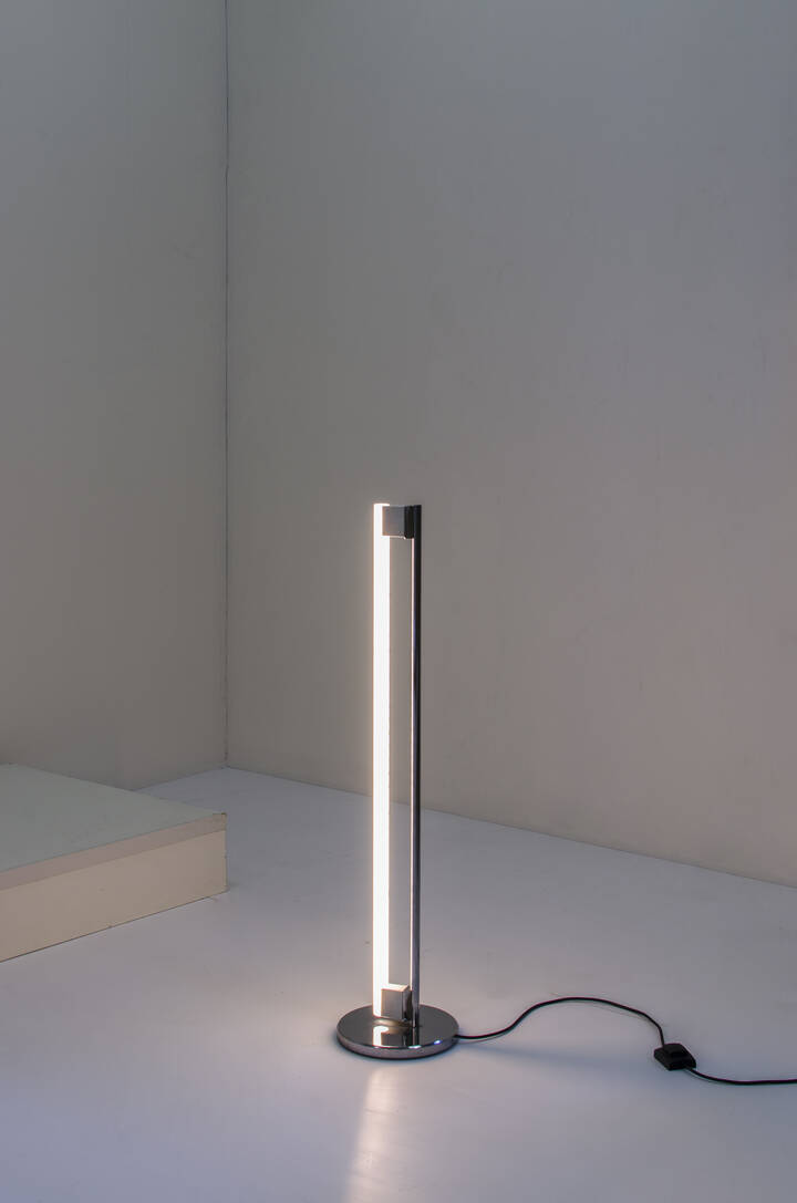 EILEEN GRAY - Tube light
