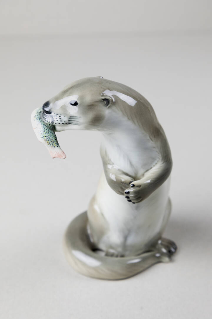 LENCI TORINO - 'Lontra con un pesce in bocca'