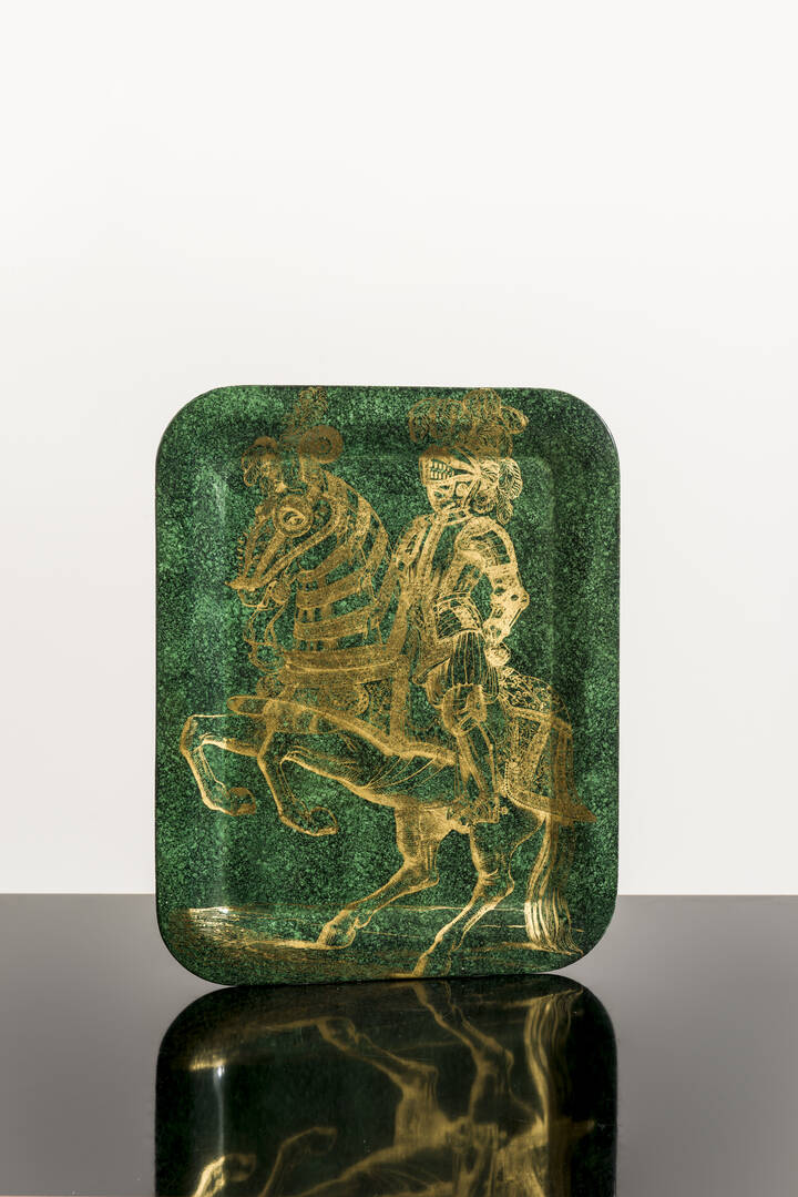 PIERO FORNASETTI - Vassoio della serie Guerriero a cavallo