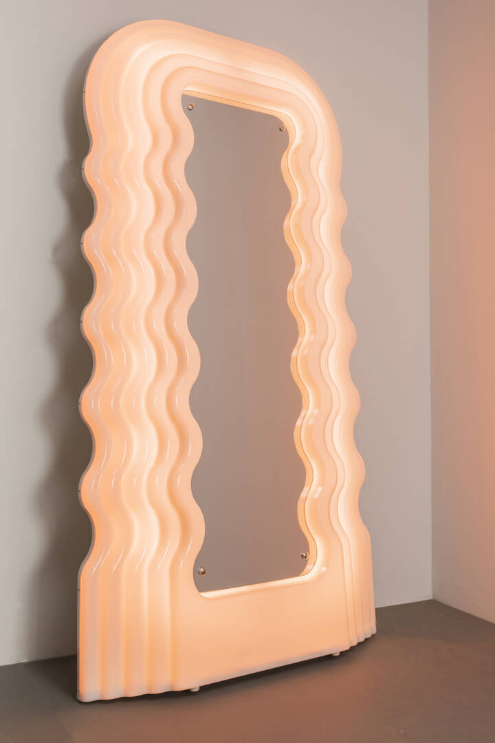 ETTORE SOTTSASS - Specchiera modello Ultrafragola