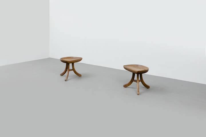 MARIO PASSANTI - Coppia sgabelli egizi