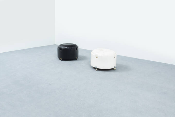 LUIGI MASSONI - Due sgabelli contenitori mod. Dilly Dally