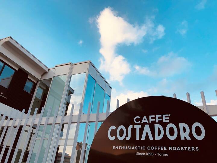 TORREFATTORE COSTADORO - Enthusiastic coffee roaster for a day per cinque persone<br>- Colazione<br>- Visita allo stabilimento<br>- Sessione di assaggi<br>- Creazione della propria miscela<br>- Ideazione di un packaging