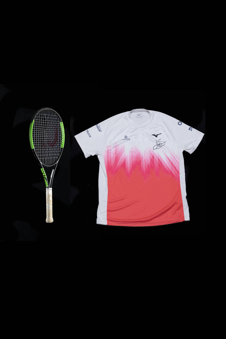 CENTRO SERVIZI INDUSTRIE - Racchetta da tennis e maglietta autografata del tennista Lorenzo Sonego
