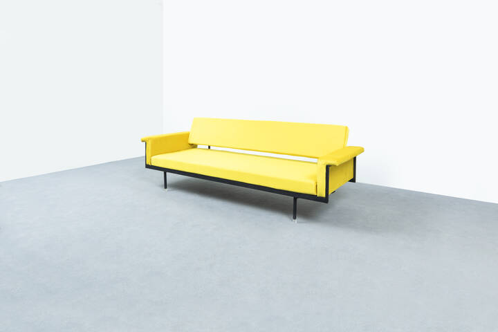 KAZUHIDE TAKAHAMA - Divano mod. Naeko