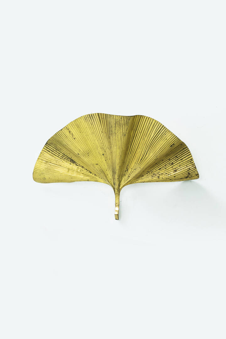 TOMMASO BARBI - Una lampada a parete Ginko