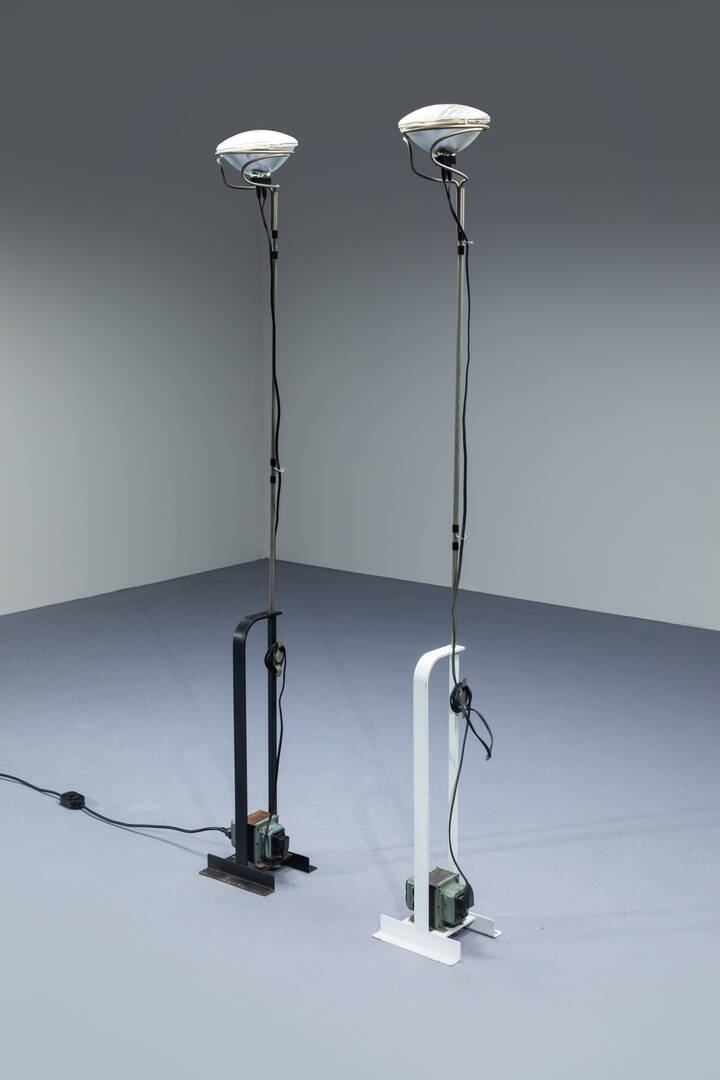 ACHILLE E PIER GIACOMO CASTIGLIONI - Coppia di lampade mod. Toio