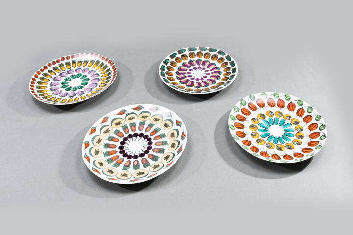 PIERO FORNASETTI - Quattro piatti della serie Giostre di frutta