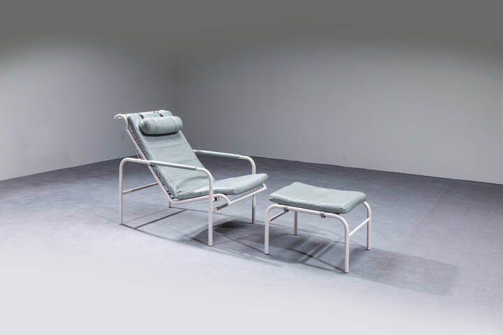 GABRIELE MUCCHI - Poltroncina mod. Genni con poggiapiedi