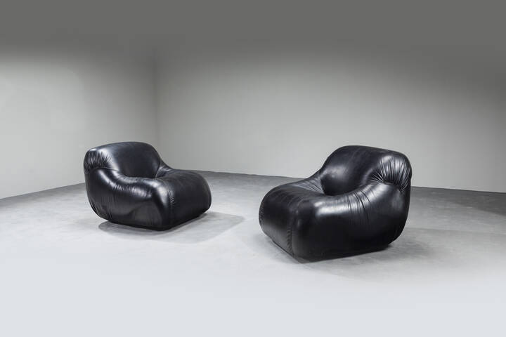 PRODUZIONE ITALIANA - Coppia di poltrone in pelle nera