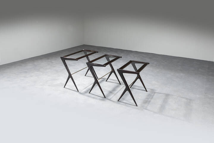 PRODUZIONE ITALIANA - Tre tavolini a nido 